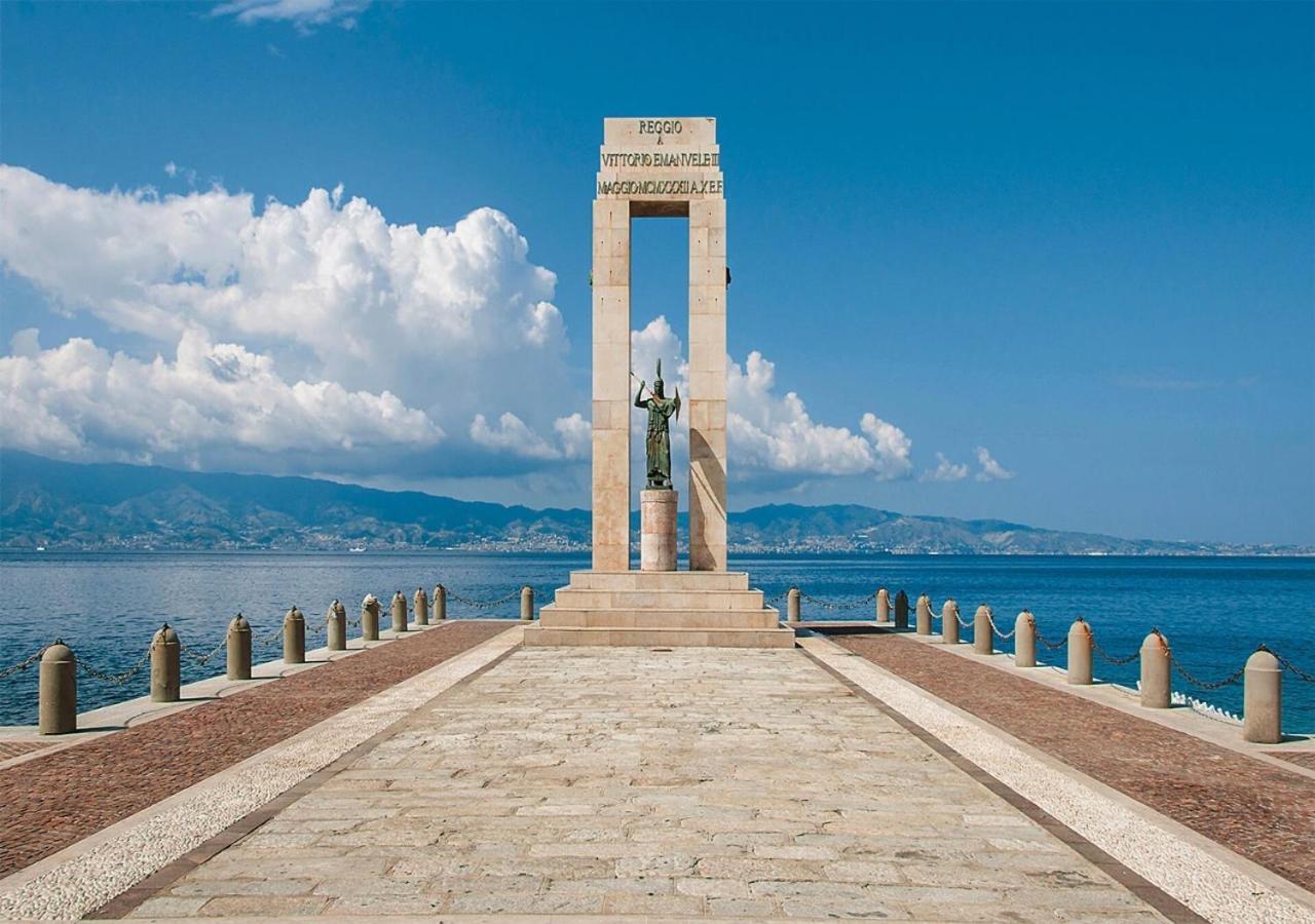 Xenia Luxury Rooms Reggio di Calabria Exteriör bild